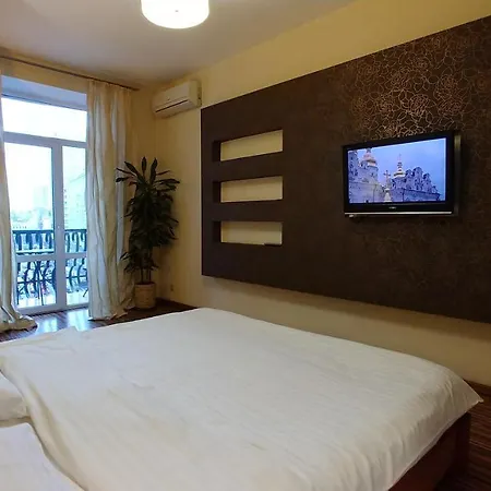 Apartment One Bedroom. Lux. 17 Baseina Str. Near Gulliver *